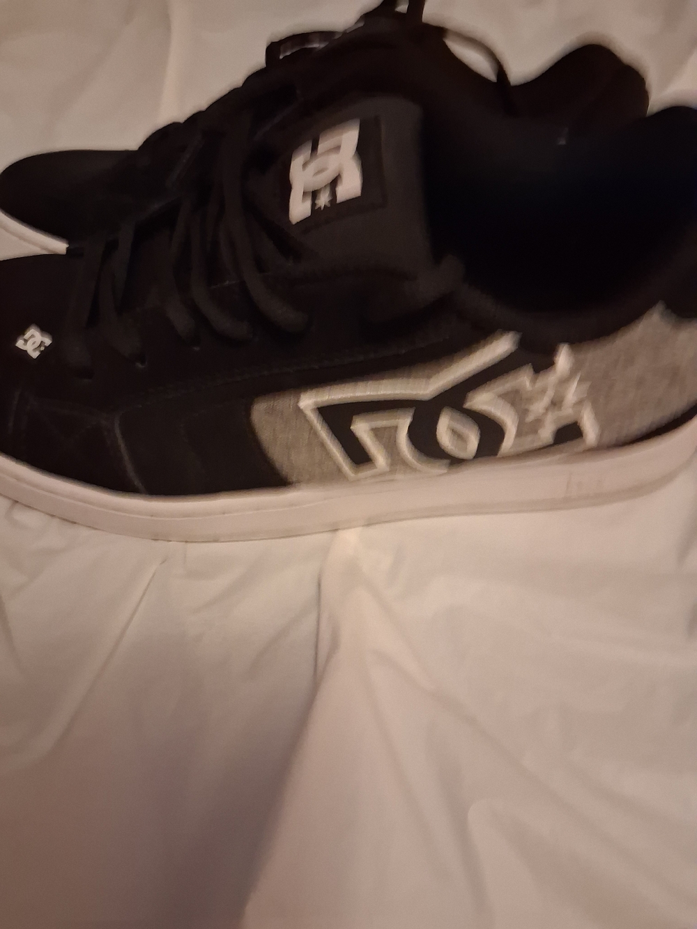 DC Shoes Men’s Black and Gray Skate Sneakers - Picture 9 of 10